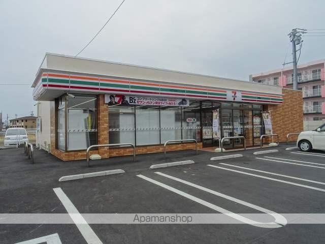 コンビニ　セブンイレブン（コンビニ）まで749m