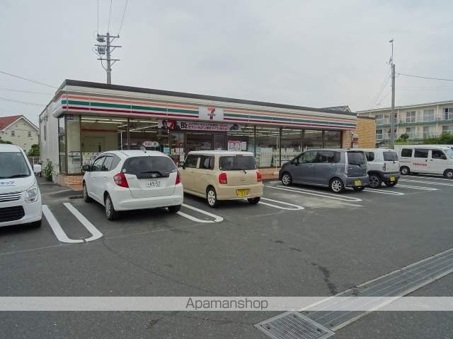 コンビニ　セブンイレブン（コンビニ）まで651m