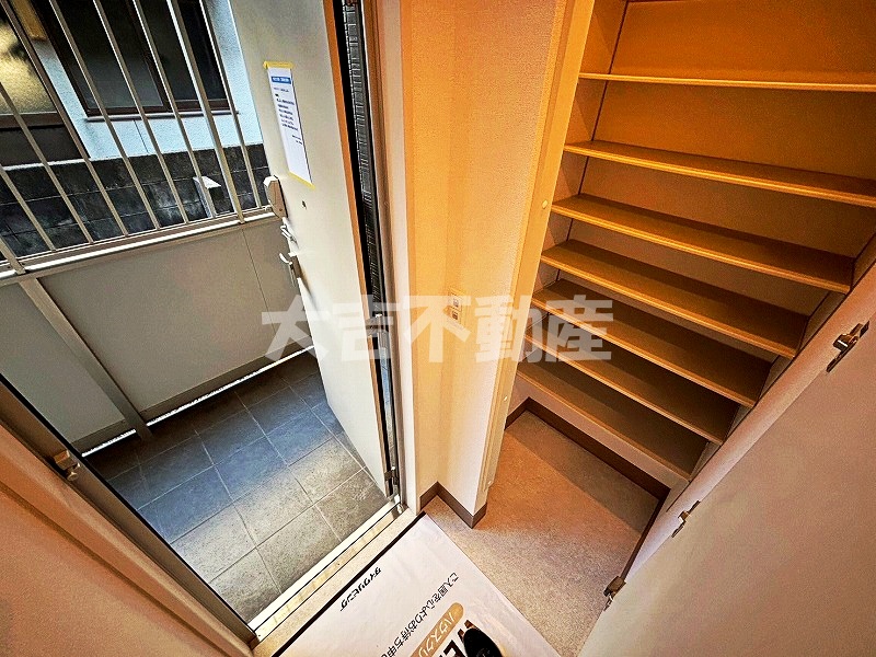 玄関　※別部屋の写真です