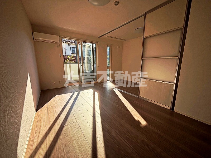 居室・リビング　※別部屋の写真です