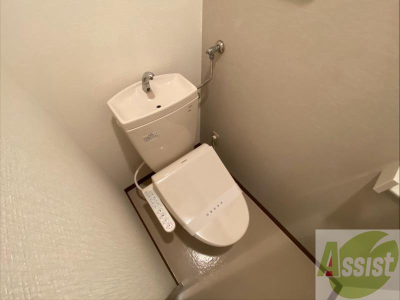 地下鉄東西線 円山公園駅 徒歩3分 9階建 築42年のトイレ写真