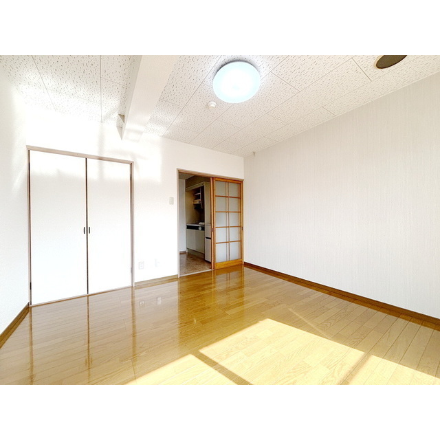 その他部屋・スペース　明るい日差しの室内