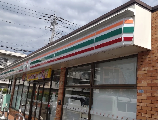 コンビニ　セブンイレブンさいたま鈴谷4丁目店（コンビニ）まで431m