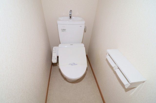 リオエスターナのトイレ写真