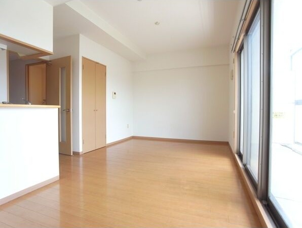 居室・リビング　※室内画像は全て反転間取りの別のお部屋になります。