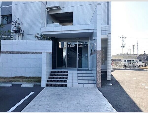 エントランス　★☆他社掲載も内見や契約可能！相見積もり大歓迎☆★