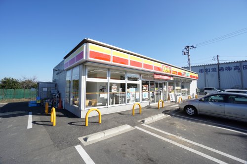 コンビニ　デイリーヤマザキ　千葉高田町店（コンビニ）まで596m