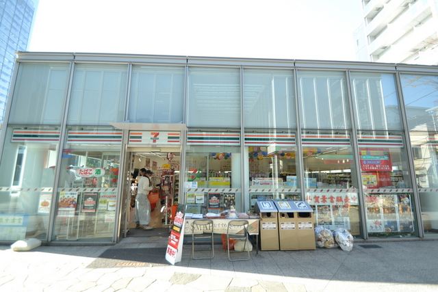 コンビニ　セブンイレブン（コンビニ）まで400m