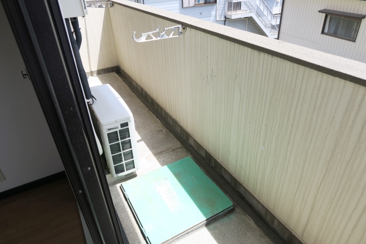 バルコニー　※別号室の参考写真です。