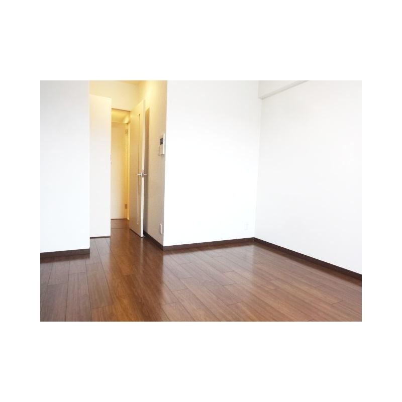 居室・リビング　フローリングも綺麗です。