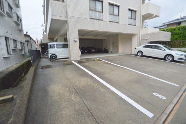 小学校　府中町立府中小学校（小学校）まで233m