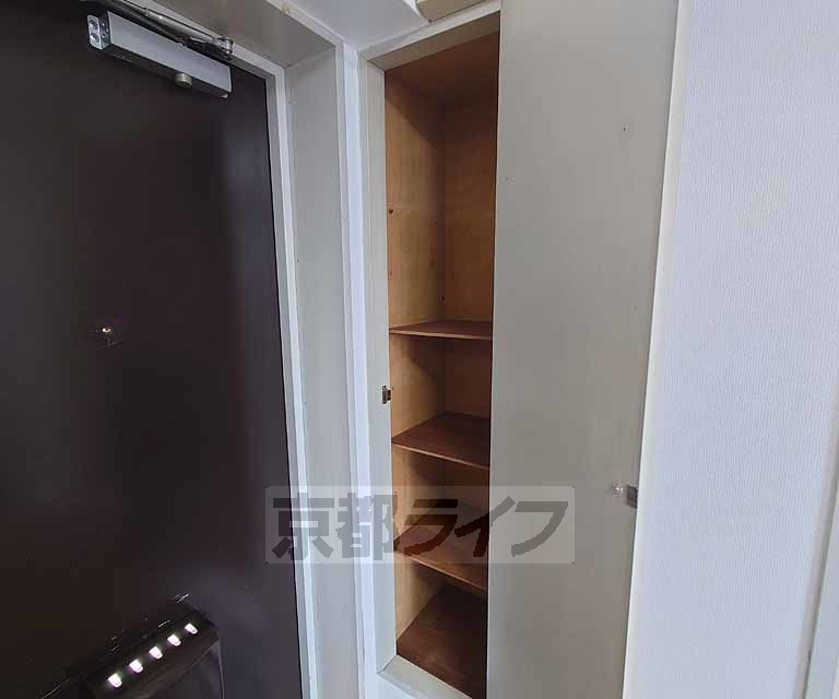 収納　靴収納つきの玄関