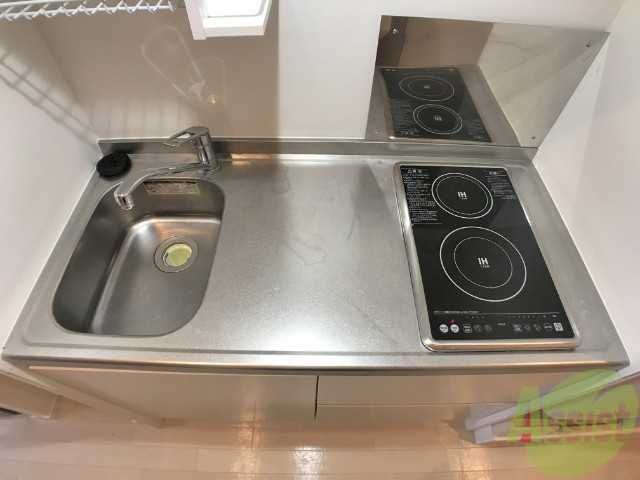 キッチン　こちらはキッチンです。一人暮らしには丁度いいサイズ。