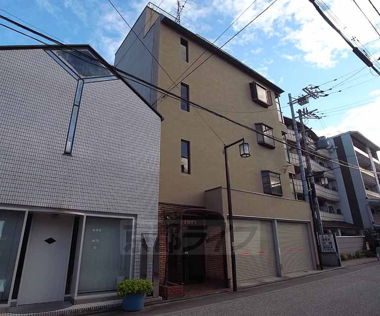 エントランス　外観別角度です。