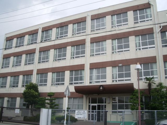 【グリーンハイツ石坂の小学校】