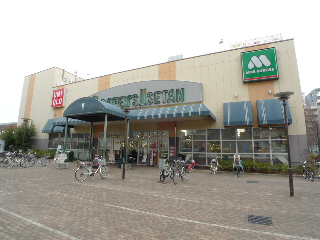 スーパー　クイーンズ伊勢丹杉並桃井店（スーパー）まで1061m