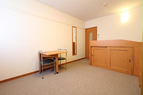 居室・リビング　大型家電は設置済みなのでお手軽にお引越しが可能