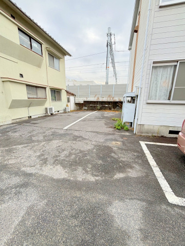 ショッピングセンター　やまや船越店（ショッピングセンター）まで482m