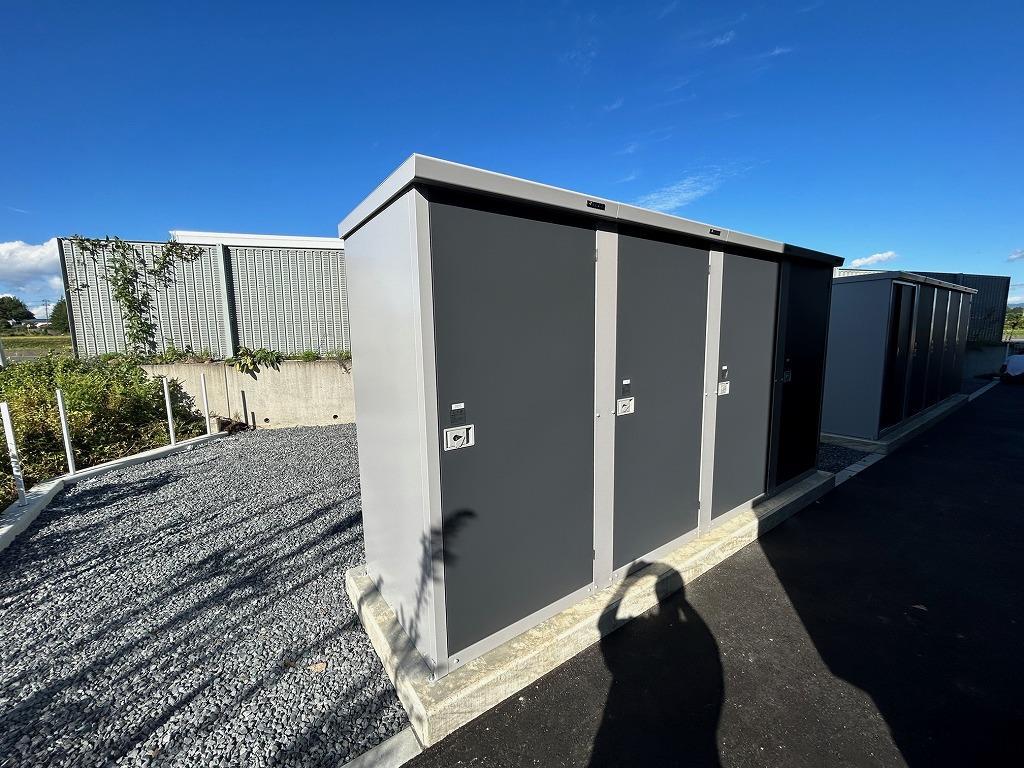 エントランス　外物置