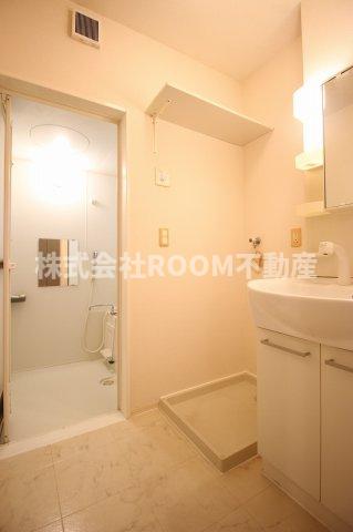 洗面設備　スペースが確保できる洗面所です