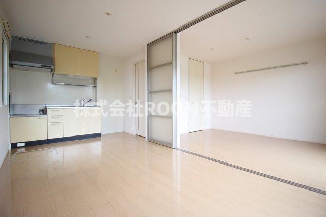 居室・リビング　ゆったり過ごせる居間です