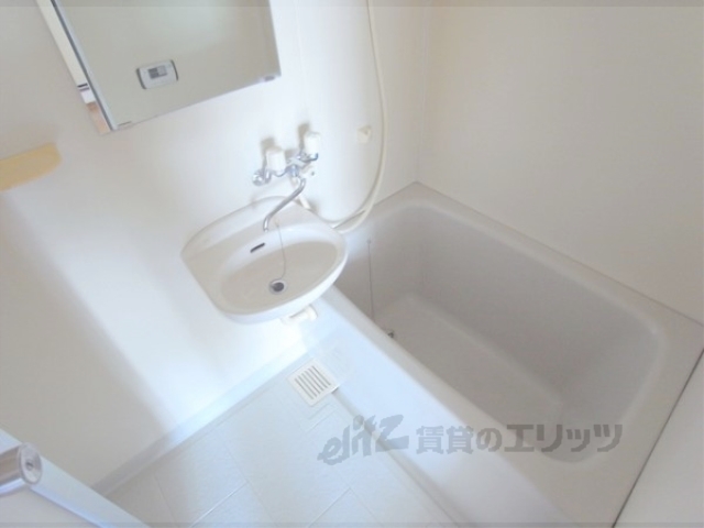 バス・シャワールーム　バス