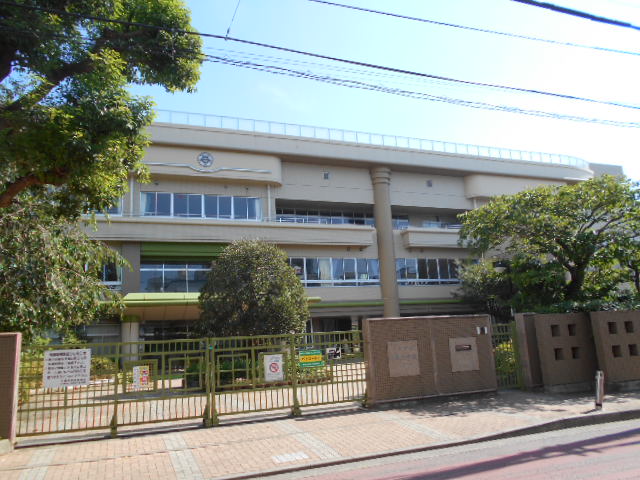 小学校　川崎市立井田小学校（小学校）まで655m