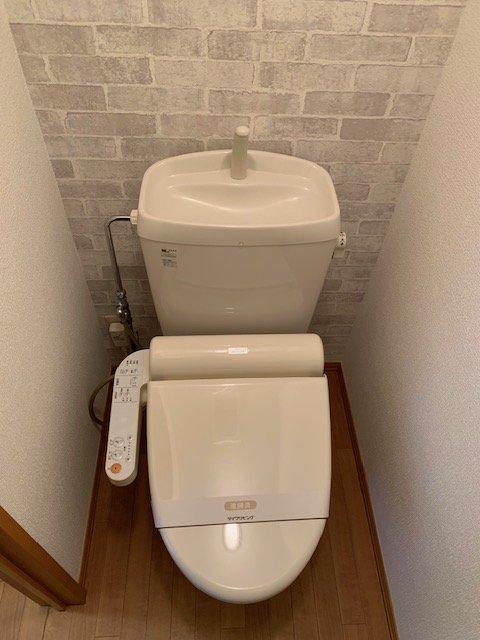 トイレ　温水洗浄便座付トイレ