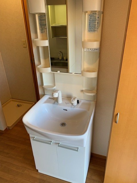 洗面設備　忙しい朝に嬉しい洗髪洗面化粧台