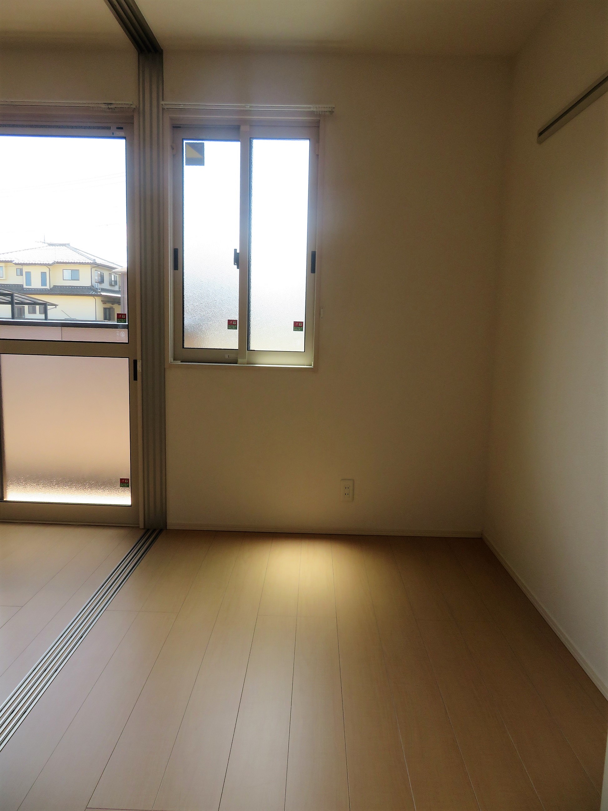 その他部屋・スペース　南向きの3帖のお部屋です。ベッドルーム最適です！