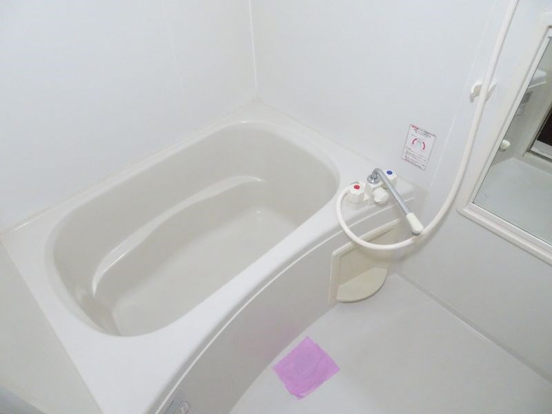 バス・シャワールーム　バストイレ独立タイプ