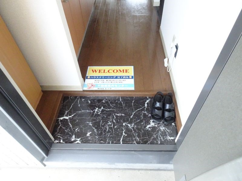 玄関　玄関内側