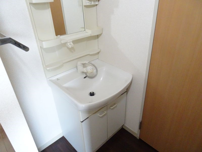 洗面設備　ノズルが伸びるシャンプードレッサー