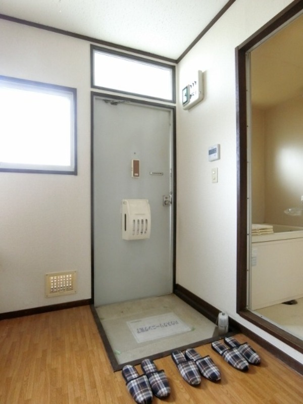 玄関　図面と現状に相違がある場合には現状を優先