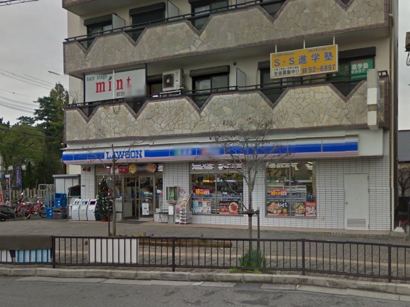 コンビニ　ローソン高鷲駅前通店（コンビニ）まで501m