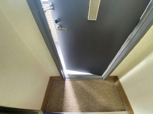 玄関　お部屋によって反転タイプ