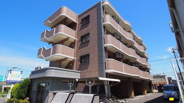 北九州市八幡西区本城学研台のマンションの建物外観