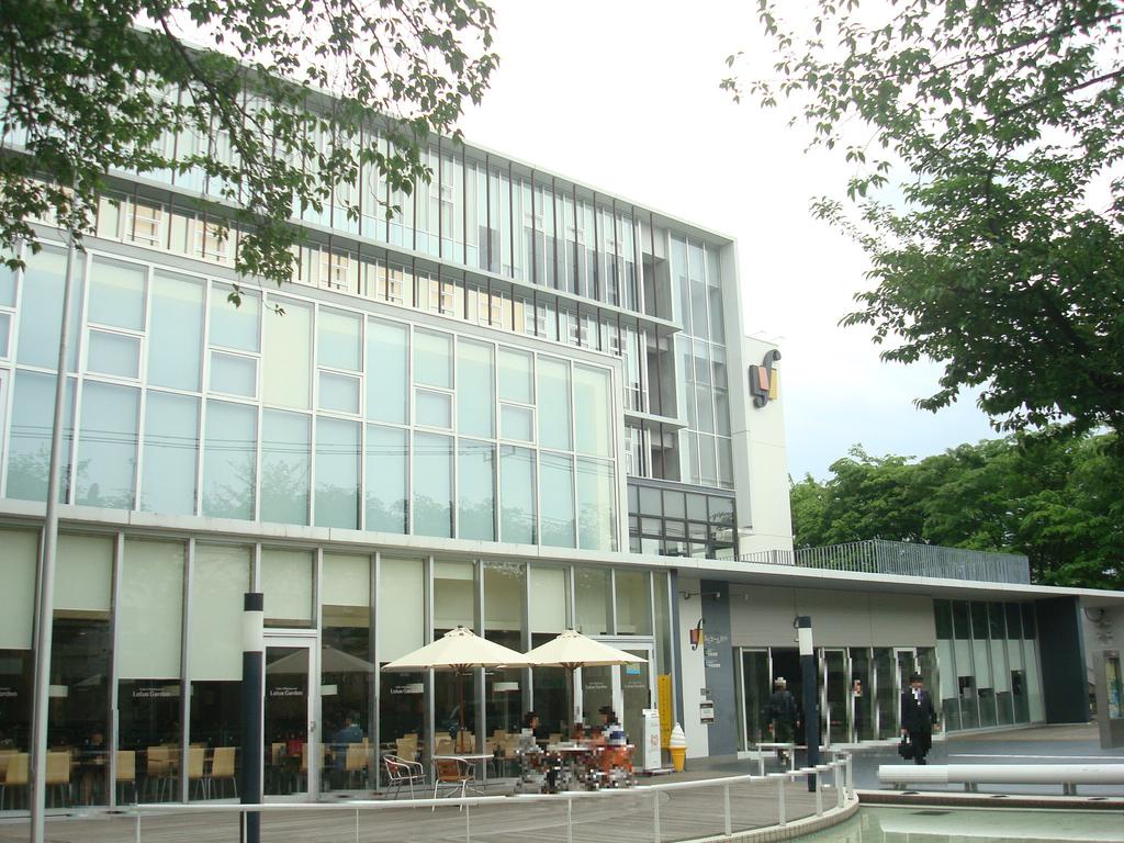 【府中市府中町のマンションの図書館】