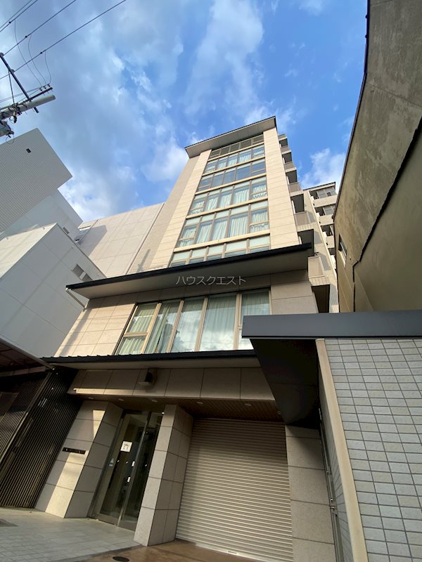 京都市下京区小石町のマンションの建物外観