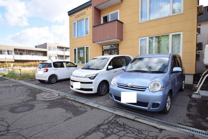 駐車場　ロビー
