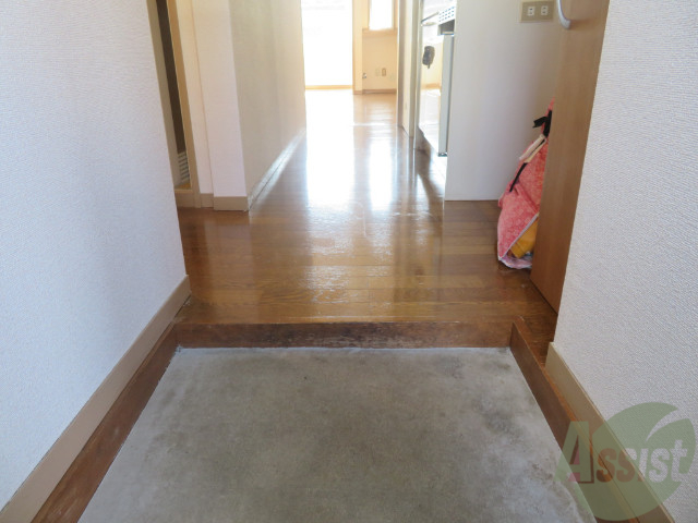 玄関　玄関は広く急な来客にも安心して対応できますね