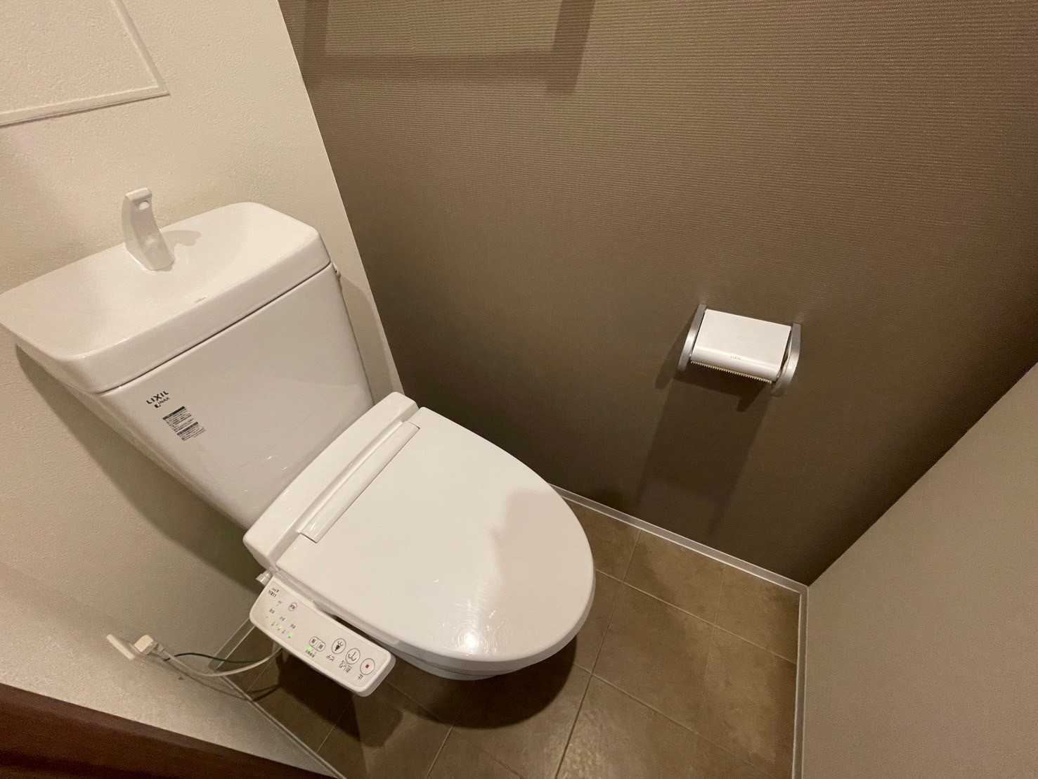ＪＲ関西本線 東部市場前駅 徒歩5分 8階建 築10年のトイレ写真