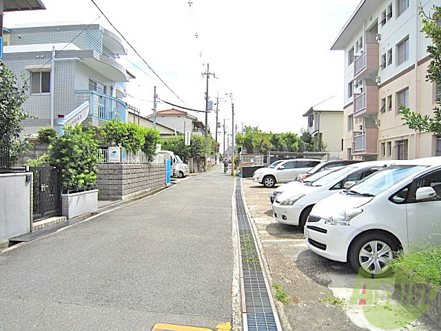 【メゾン千里山の駐車場】