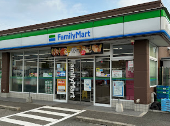 コンビニ　ファミリーマート　守山苗代店（コンビニ）まで646m