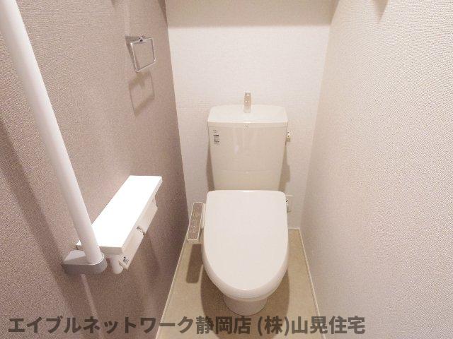 トイレ　コンパクトで使いやすいトイレです