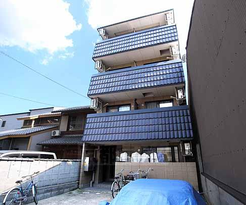 【京都市上京区横大宮町のマンションの建物外観】