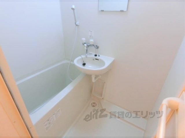 バス・シャワールーム　バス