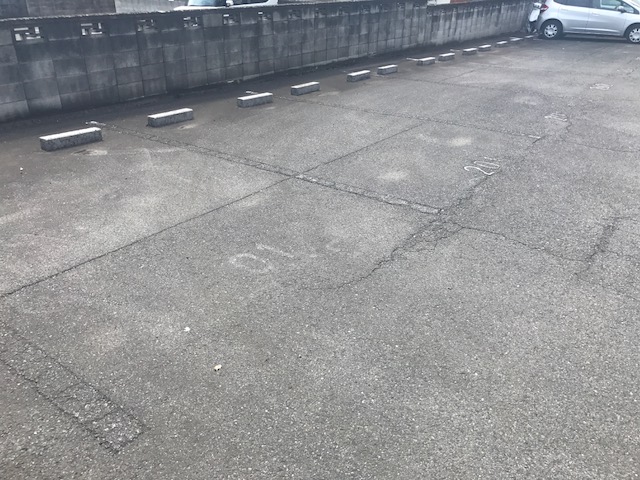 駐車場　駐車場並列で2台込みとなります