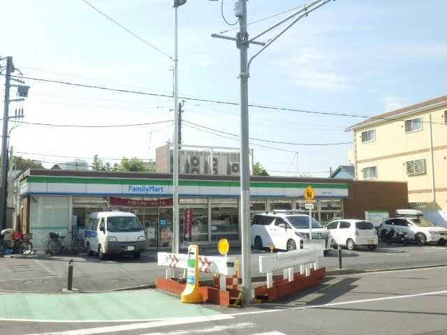 コンビニ　ファミリーマート大岡五丁目店（コンビニ）まで482m