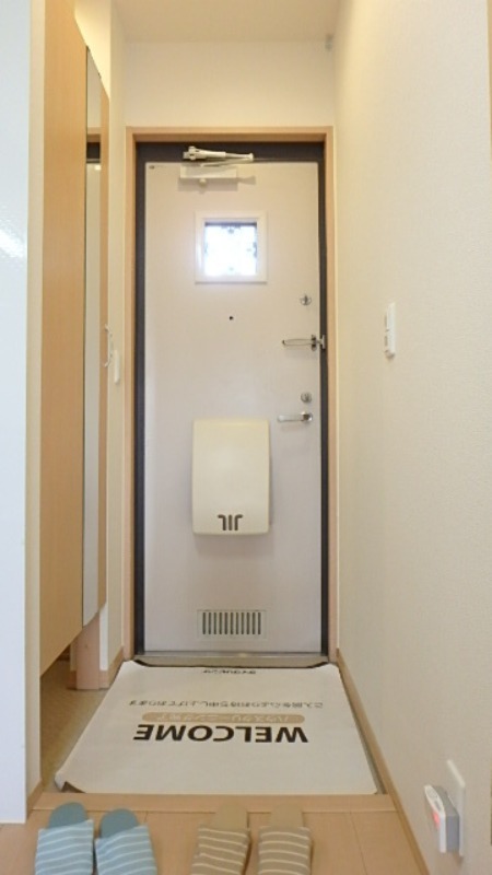 玄関　図面と現状に相違がある場合には現状を優先